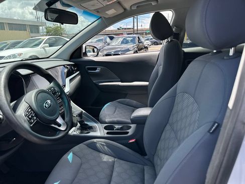 Used 2020 Kia Niro LX FWD image 12