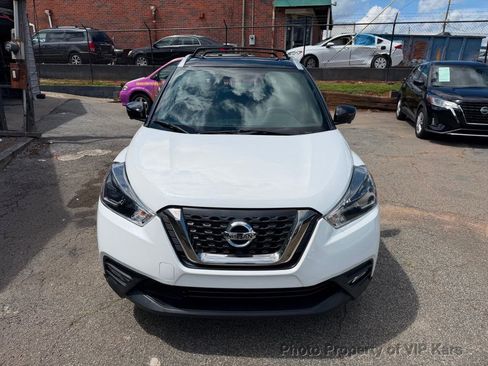 Used 2019 Nissan Kicks SR w/ SR Premium Package FWD image 2