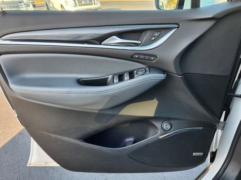 Used 2024 Buick Enclave Premium image 24