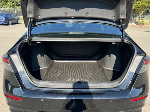 Used 2023 Honda Accord Touring image 13