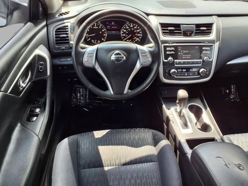 Used 2017 Nissan Altima 2.5 SV FWD image 4