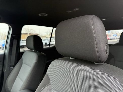 Used 2023 Chevrolet Traverse LT image 7