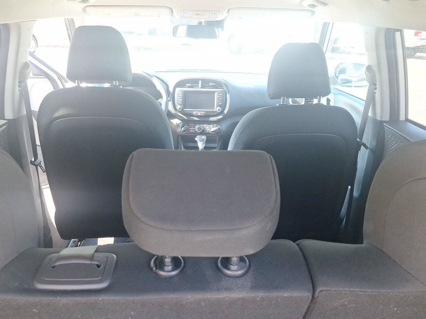Used 2023 Kia Soul LX w/ LX Technology Package FWD image 15