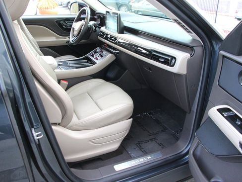 Used 2022 Lincoln Aviator Reserve image 30