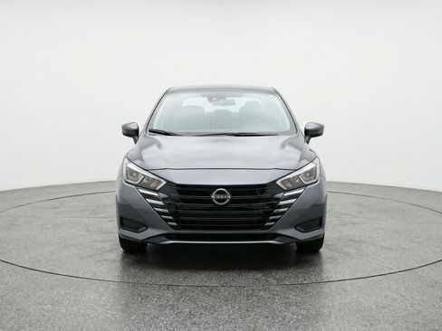 Used 2025 Nissan Versa SV image 2