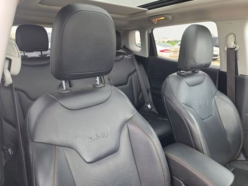 Used 2018 Jeep Compass Limited w/ Navigation Group AWD/4WD image 31