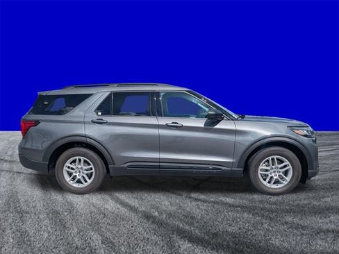 Certified 2026 Ford Explorer Active w/ Active Comfort Package RWD image 3