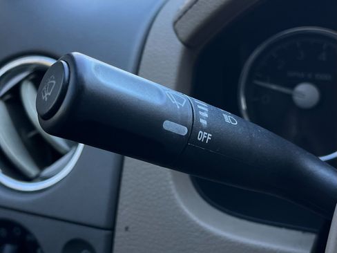 Used 2006 Lincoln Mark LT 4x4 image 51