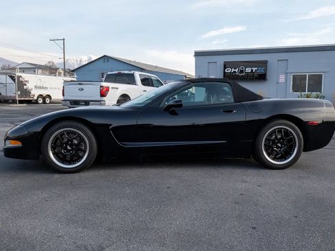 Used 1999 Chevrolet Corvette Convertible w/ Memory Pkg RWD image 3