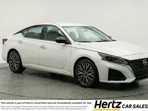 Used 2025 Nissan Altima 2.5 SV FWD image 1