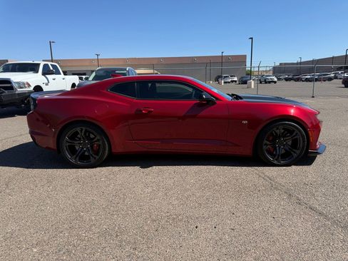 Used 2019 Chevrolet Camaro SS RWD image 4