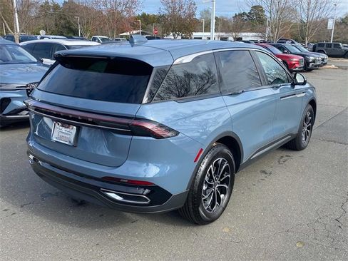 New 2026 Lincoln Nautilus Premier image 30