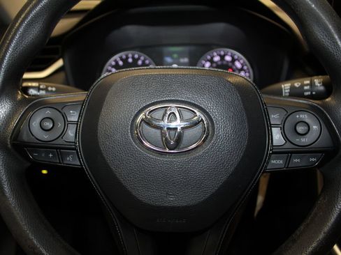 Used 2021 Toyota RAV4 LE AWD/4WD image 13