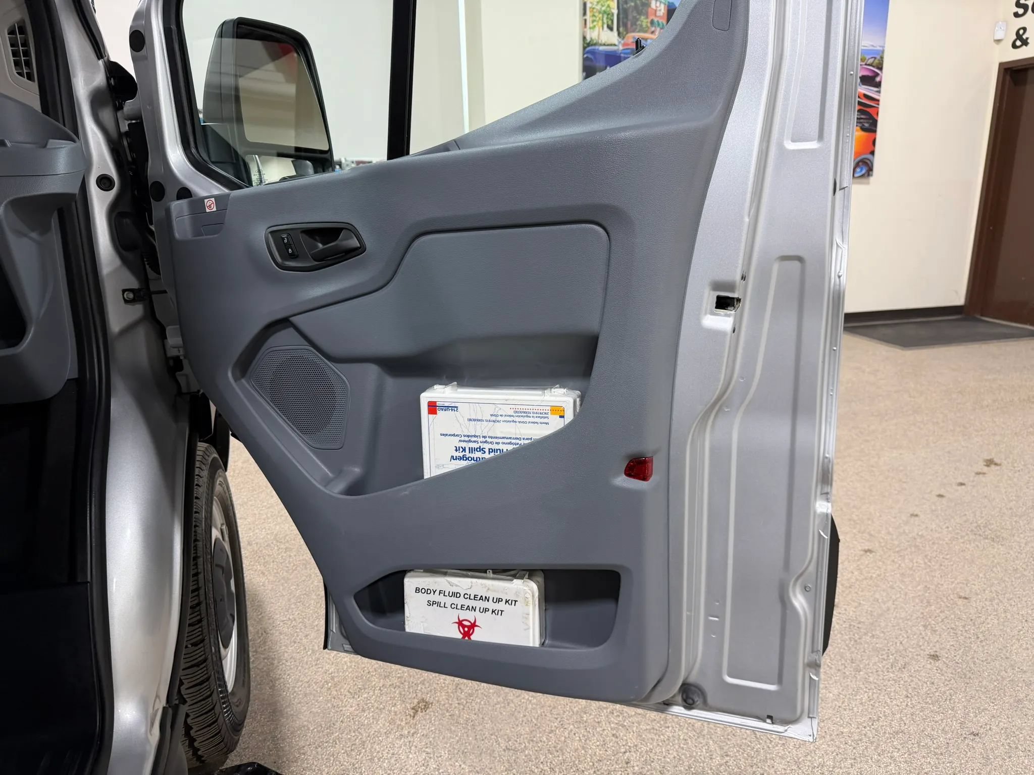 Used 2019 Ford Transit 250 148 Medium Roof RWD image 24