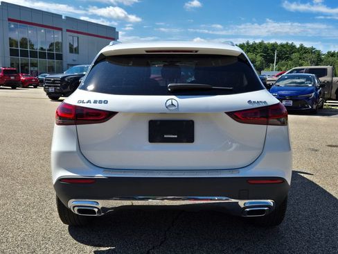 Used 2023 Mercedes-Benz GLA 250 4MATIC image 4