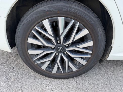 Used 2024 Nissan Altima 2.5 SV FWD image 20