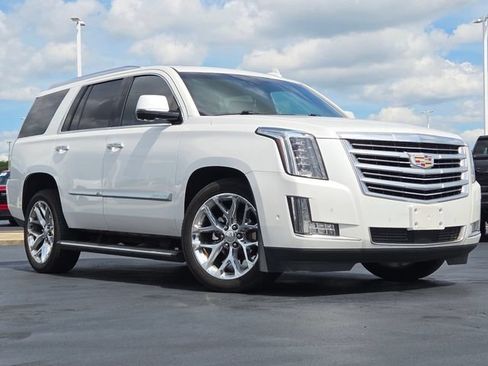 Used 2019 Cadillac Escalade Platinum AWD/4WD image 2