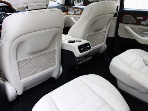 Used 2022 Mercedes-Benz GLS 450 4MATIC image 9