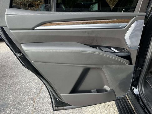 Used 2025 Cadillac Escalade Sport Platinum w/ LPO, ONYX Package image 20