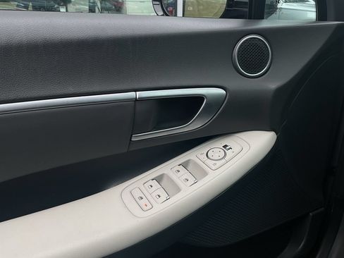 Used 2025 Hyundai Sonata SEL FWD image 21