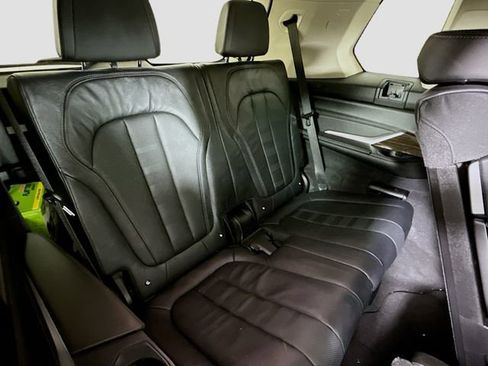 Used 2021 BMW X7 xDrive40i w/ Parking Assistance Package image 27