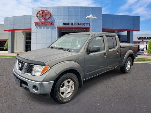 Used 2008 Nissan Frontier SE w/ SE Value Truck Pkg image 4