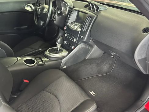 Used 2016 Nissan 370Z Coupe RWD image 9