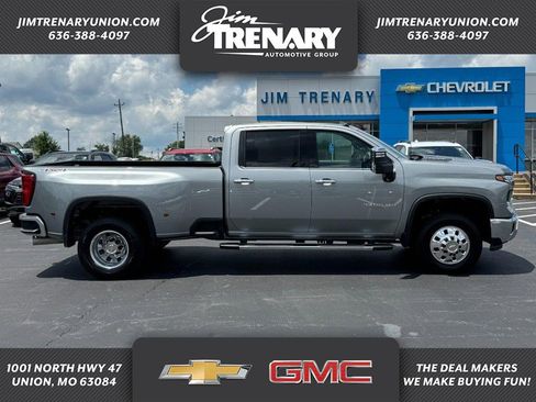 Used 2025 Chevrolet Silverado 3500 LTZ w/ LTZ Convenience Package AWD/4WD image 1