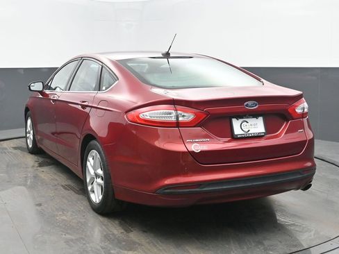 Used 2016 Ford Fusion SE image 4