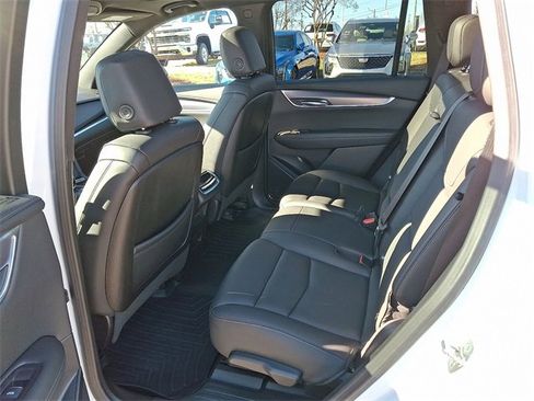 Certified 2024 Cadillac XT6 Luxury image 8