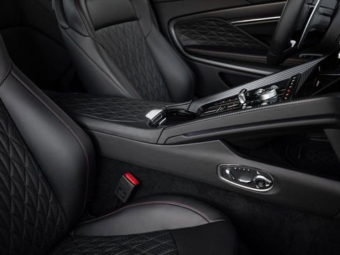 Used 2025 Aston Martin DB12 Coupe RWD image 24