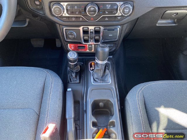 Certified 2025 Jeep Gladiator Sport AWD/4WD image 12