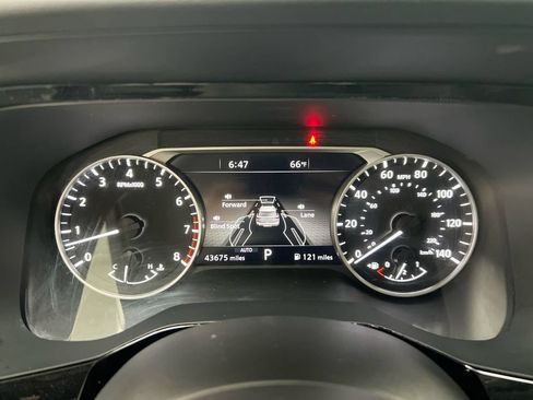 Used 2023 Nissan Pathfinder SL w/ SL Premium Package AWD/4WD image 12