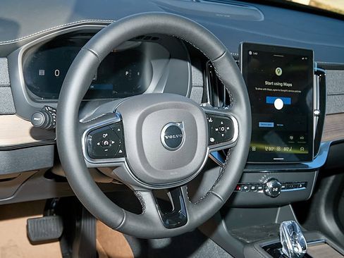 New 2026 Volvo XC90 B6 Plus w/ Protection Package image 13