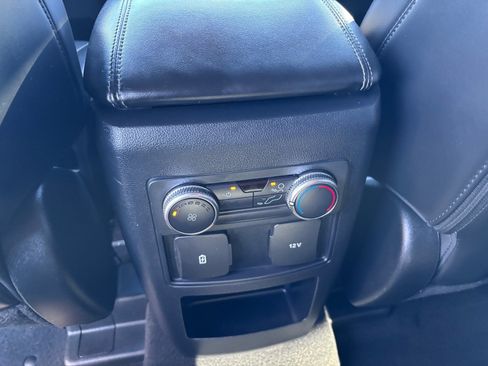 Used 2021 Ford Explorer XLT w/ Equipment Group 202A image 18