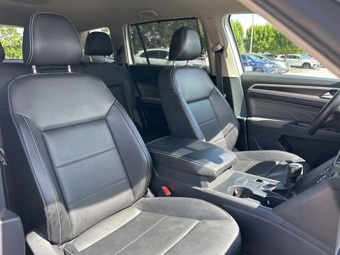 Used 2021 Volkswagen Atlas SE image 38
