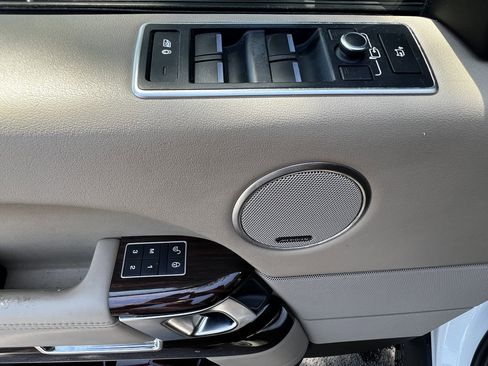 Used 2016 Land Rover Range Rover HSE image 14