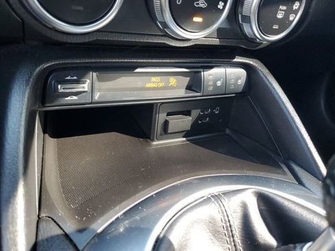 Used 2022 MAZDA MX-5 Miata RF Grand Touring image 17