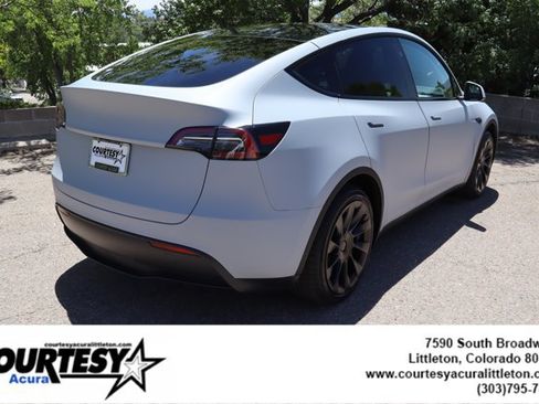 Used 2024 Tesla Model Y Long Range AWD/4WD image 7