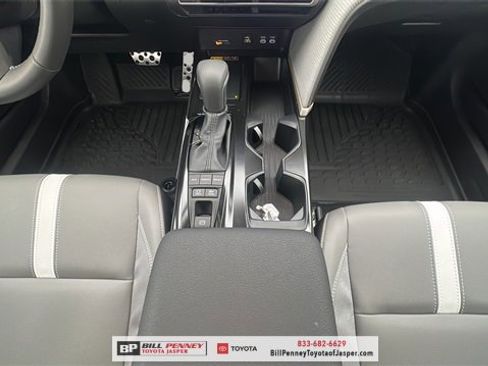 New 2026 Toyota Camry SE image 9