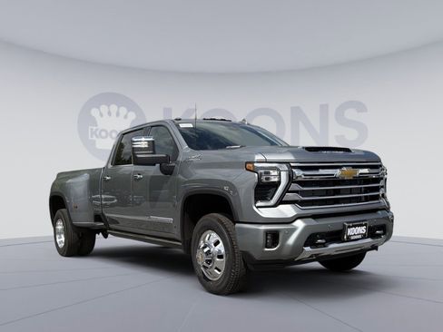 New 2026 Chevrolet Silverado 3500 High Country w/ High Country Premium Package AWD/4WD image 10