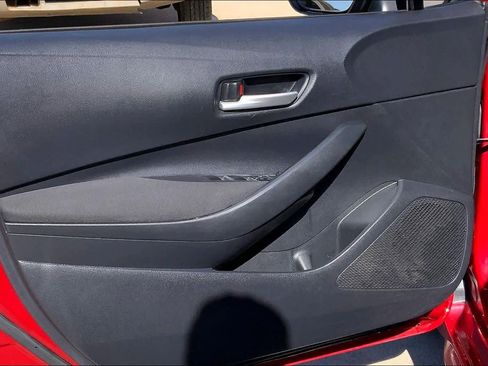 Used 2021 Toyota Corolla LE image 22