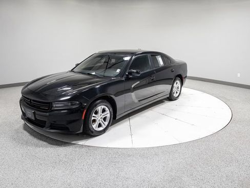 Used 2019 Dodge Charger SXT RWD image 32