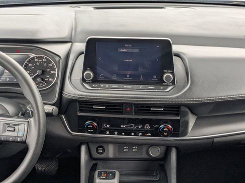 Used 2024 Nissan Rogue SV FWD image 18