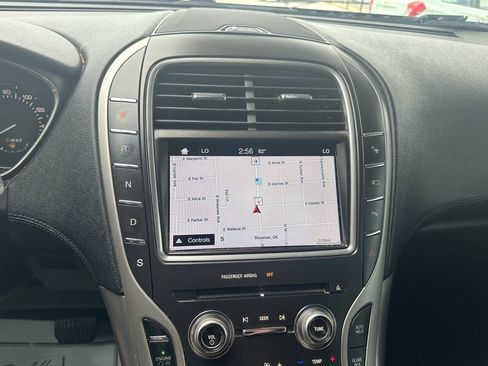 Used 2016 Lincoln MKX Reserve w/ Technology Package AWD/4WD image 17