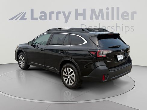 Used 2021 Subaru Outback Premium AWD/4WD image 3