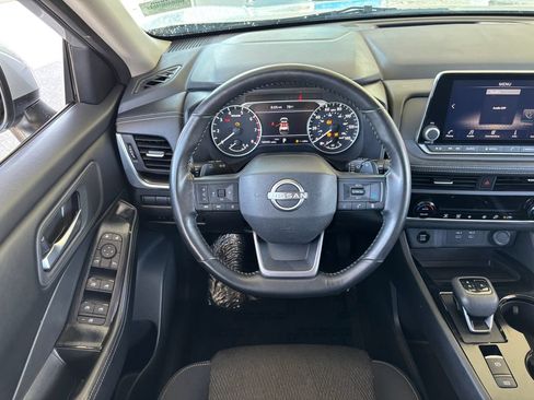 Used 2025 Nissan Rogue SV AWD/4WD image 10