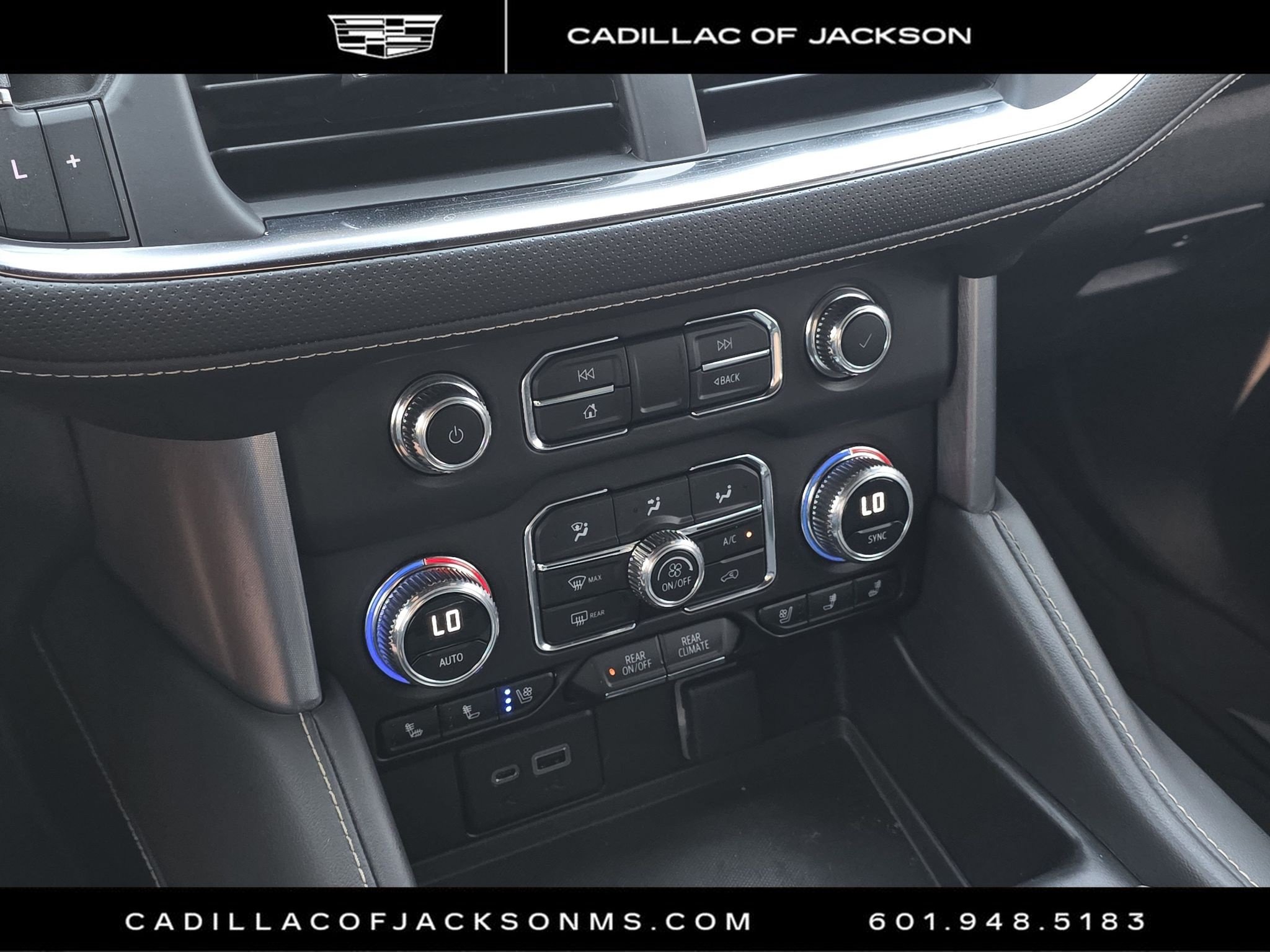 Used 2023 GMC Yukon XL SLT w/ SLT Premium Package RWD image 18