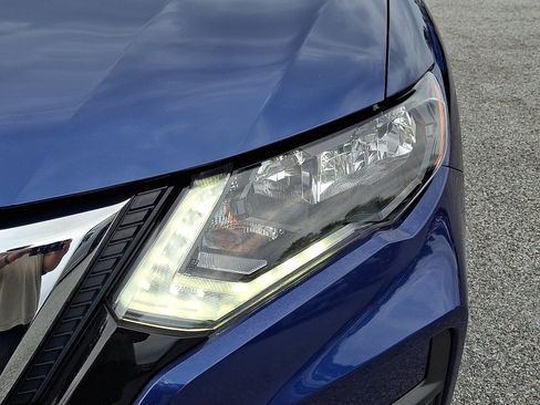 Used 2019 Nissan Rogue SV AWD/4WD image 10