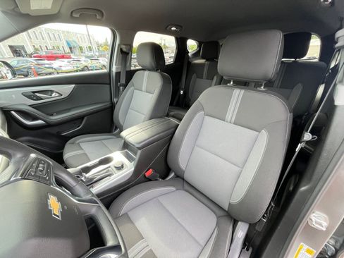 Used 2025 Chevrolet Blazer LT FWD image 38
